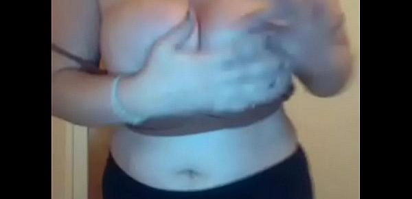  BBW showing big tits webcam